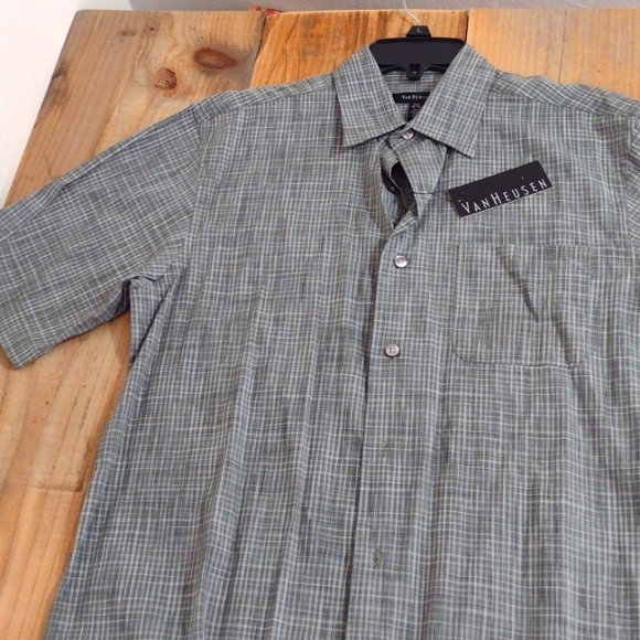 Van Heusen Short Sleeve Button Down Shirt NWT - Picture 6 of 8